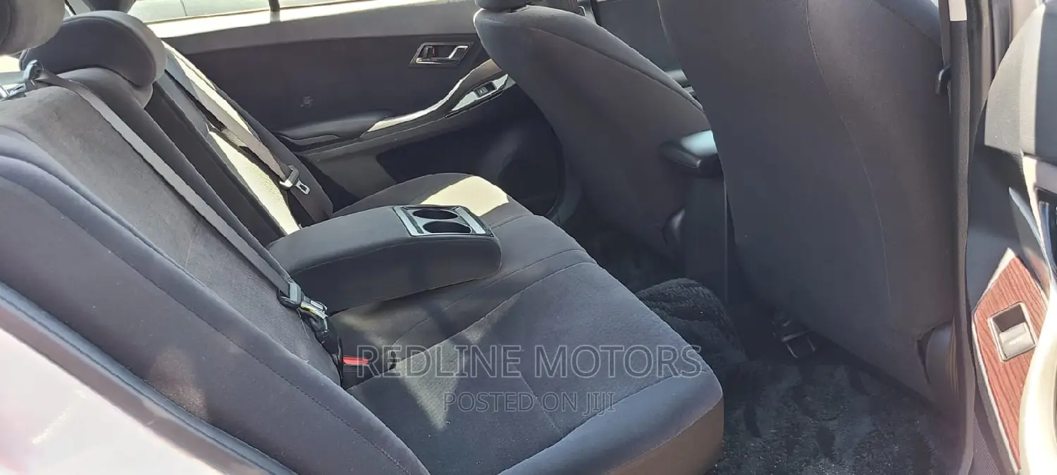 Toyota Premio 2016 Silver