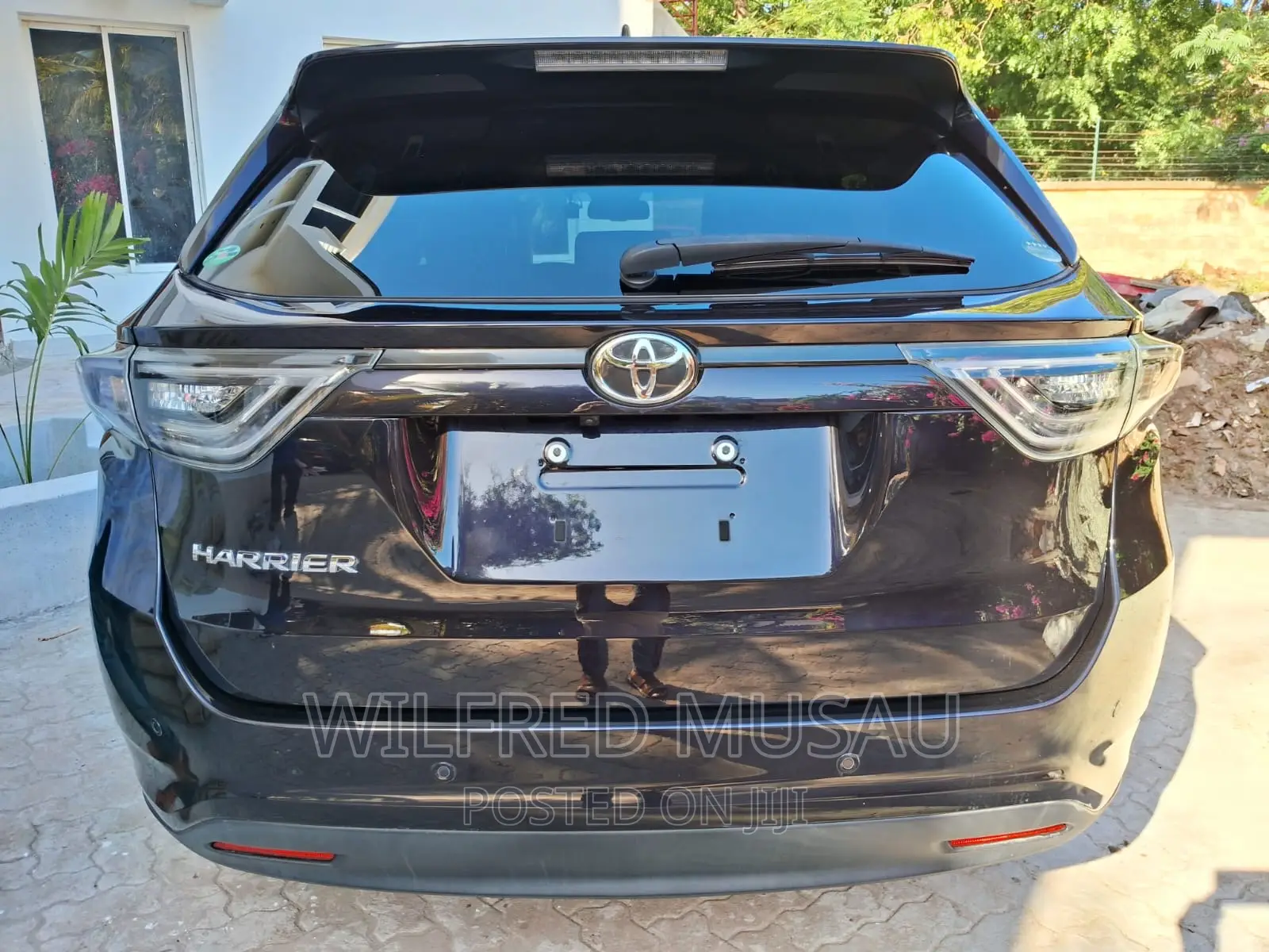 Toyota Harrier 2.0 2016 Black