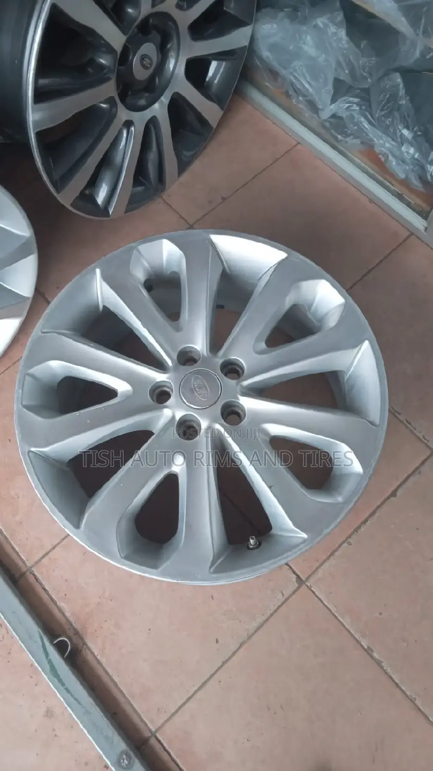 Range Rover Vogue, Sports Original Rims Size 20 Set