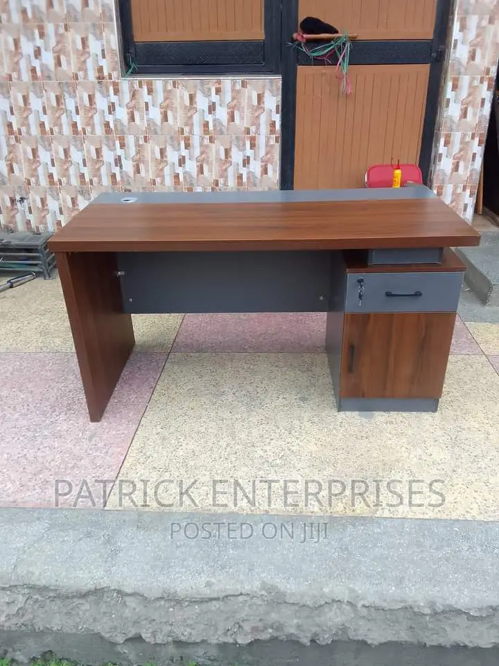 Executive Imported Office Desk 1.4 MTRS