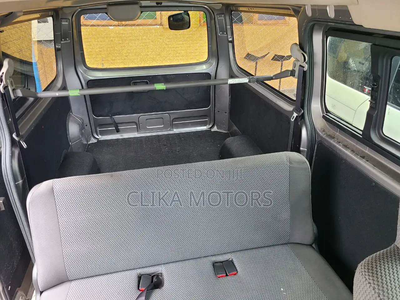 Nissan NV3500 2016 Silver