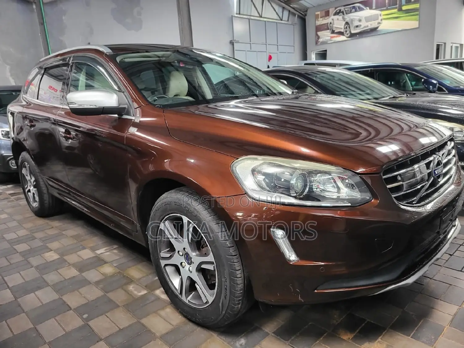 Volvo XC60 2016 Gold