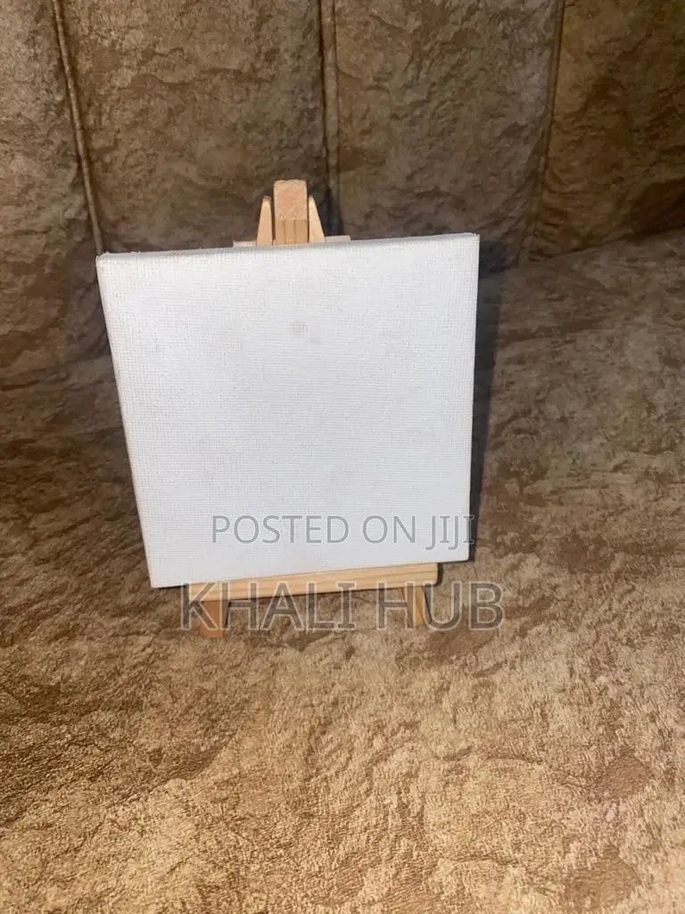 Canvas Board 10cmx10cm With Wooden Stand