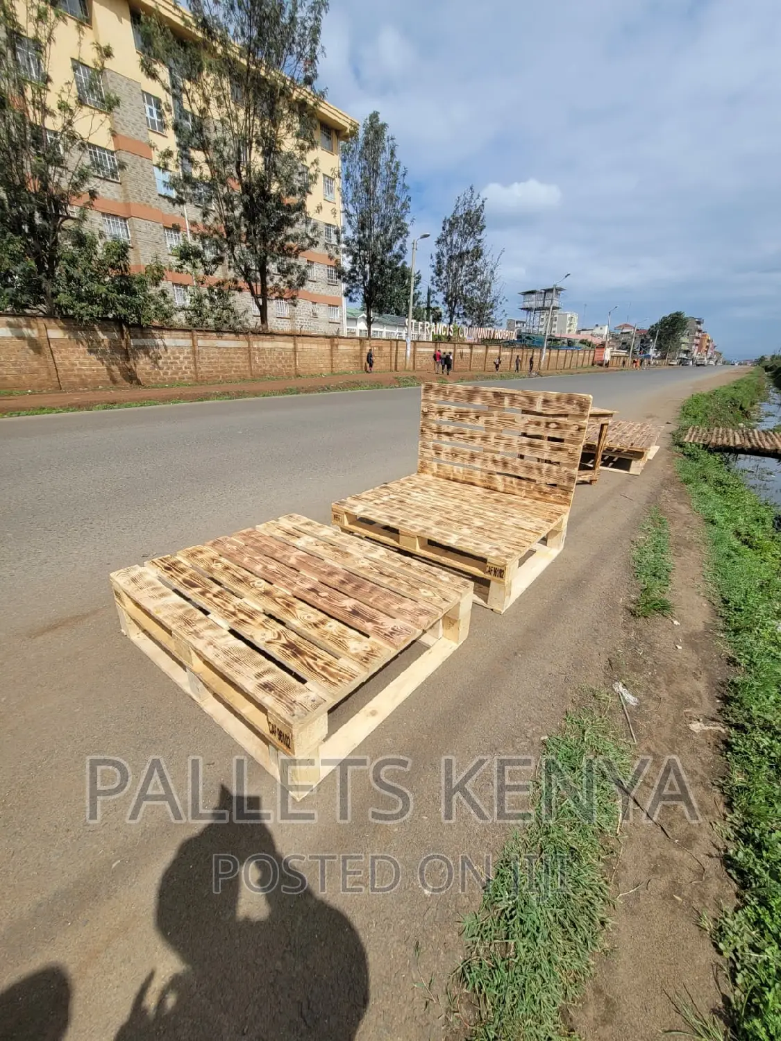 Pallet Bed- 4*6 Detachable and Blazed Pallet Bed. (#WT01,)