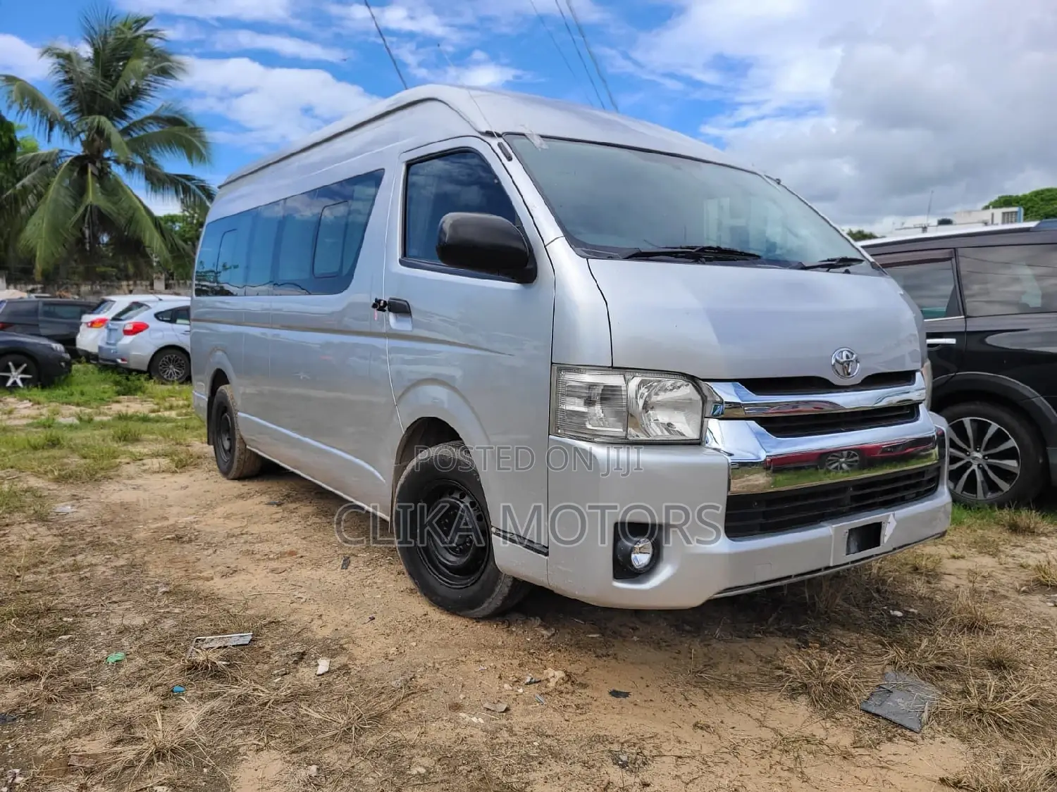 Toyota HiAce 2016 Silver