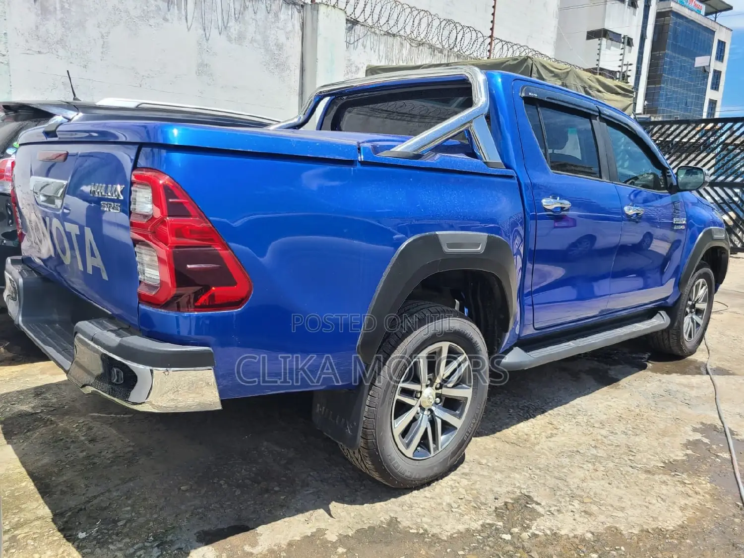 Toyota Hilux 2016 Blue