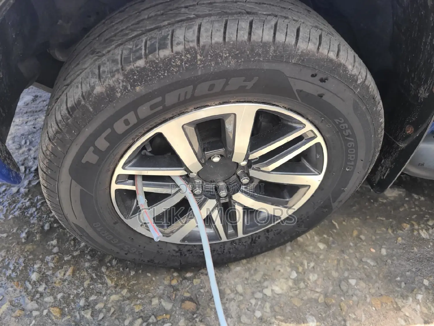 Toyota Hilux 2016 Blue