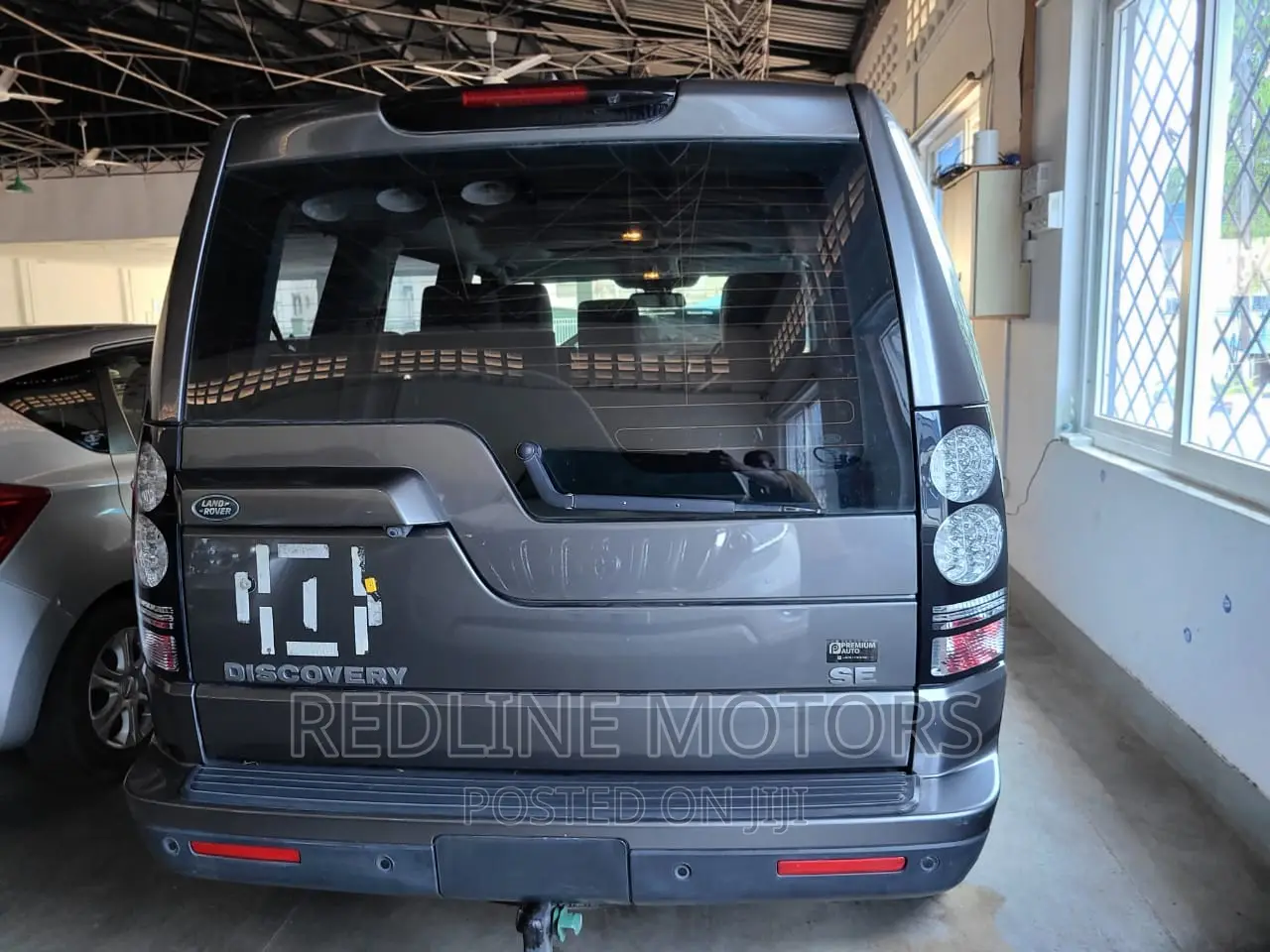 Land Rover Discovery 2016 Silver