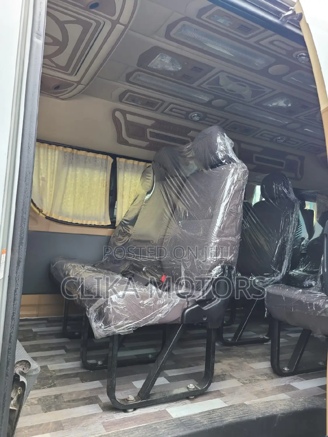 Toyota HiAce 2016 Silver