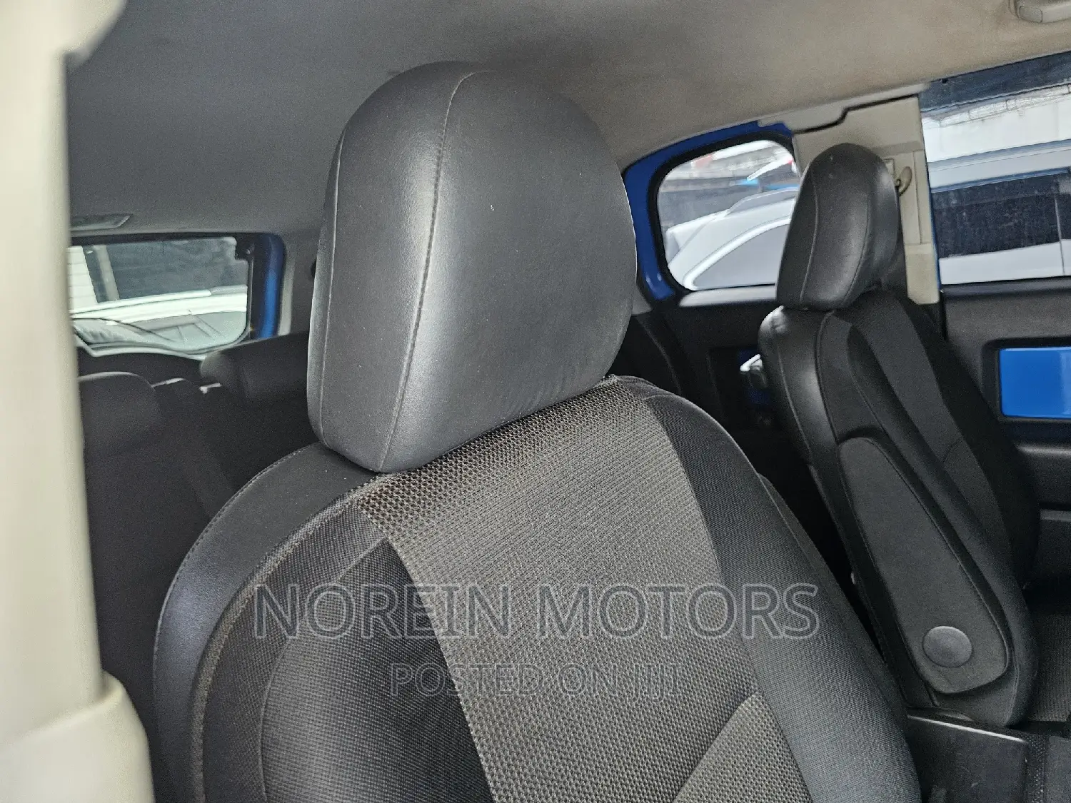 Toyota FJ Cruiser 2013 Blue