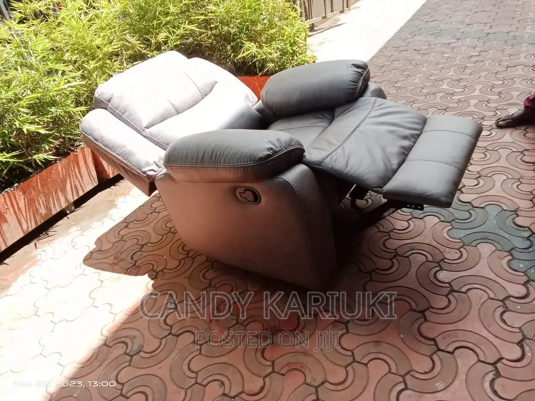 Modern Comfy Single Seater Recliner Seat