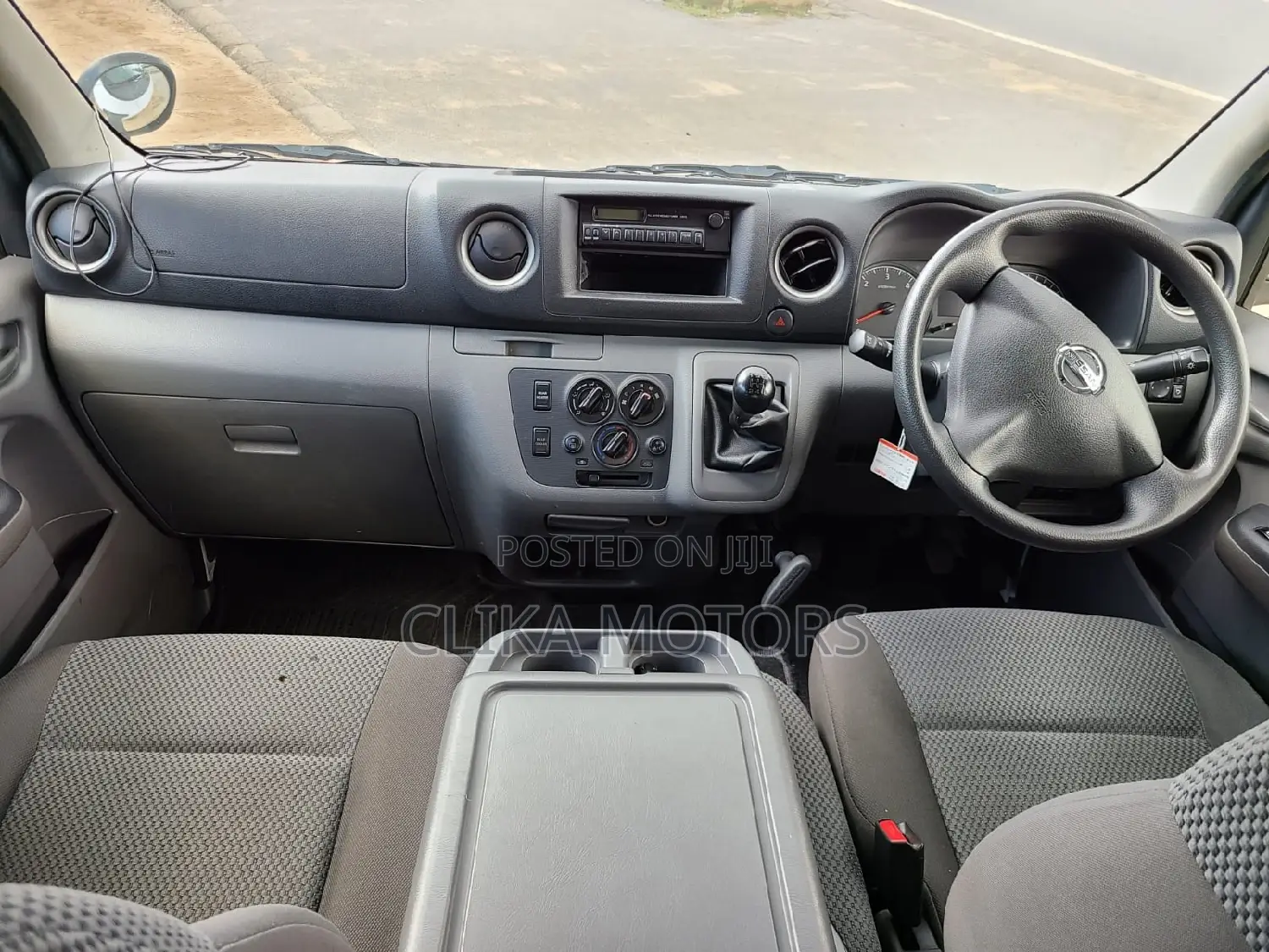 Nissan Caravan (Urvan) 2016 White