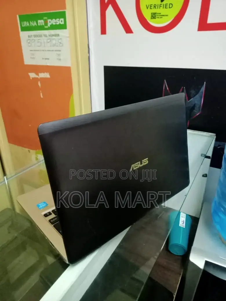 Laptop Asus Vivobook E200HA 4GB Intel HDD+SSD 500GB