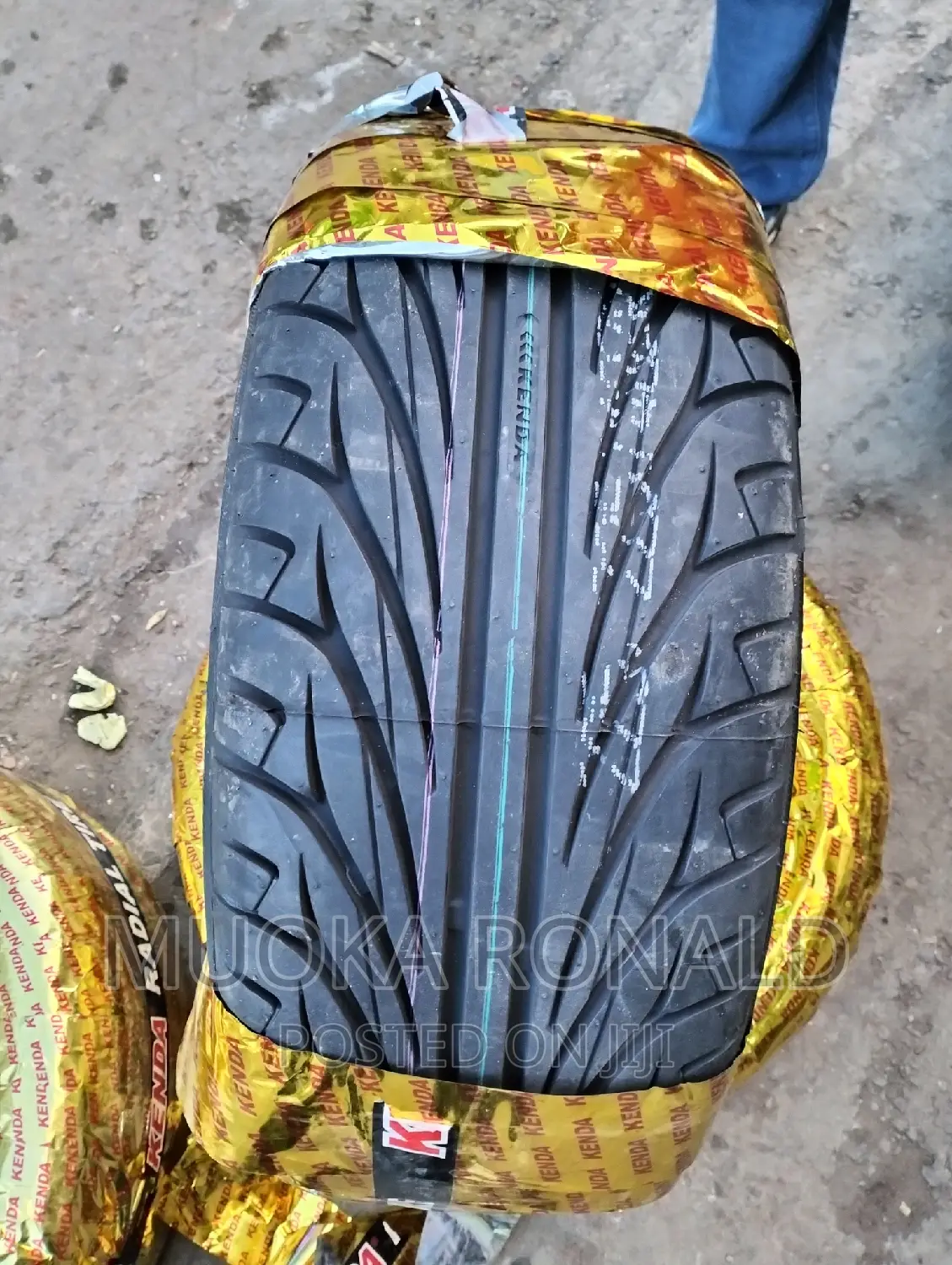 Kenda Tyre 225/40r18 ( KR20