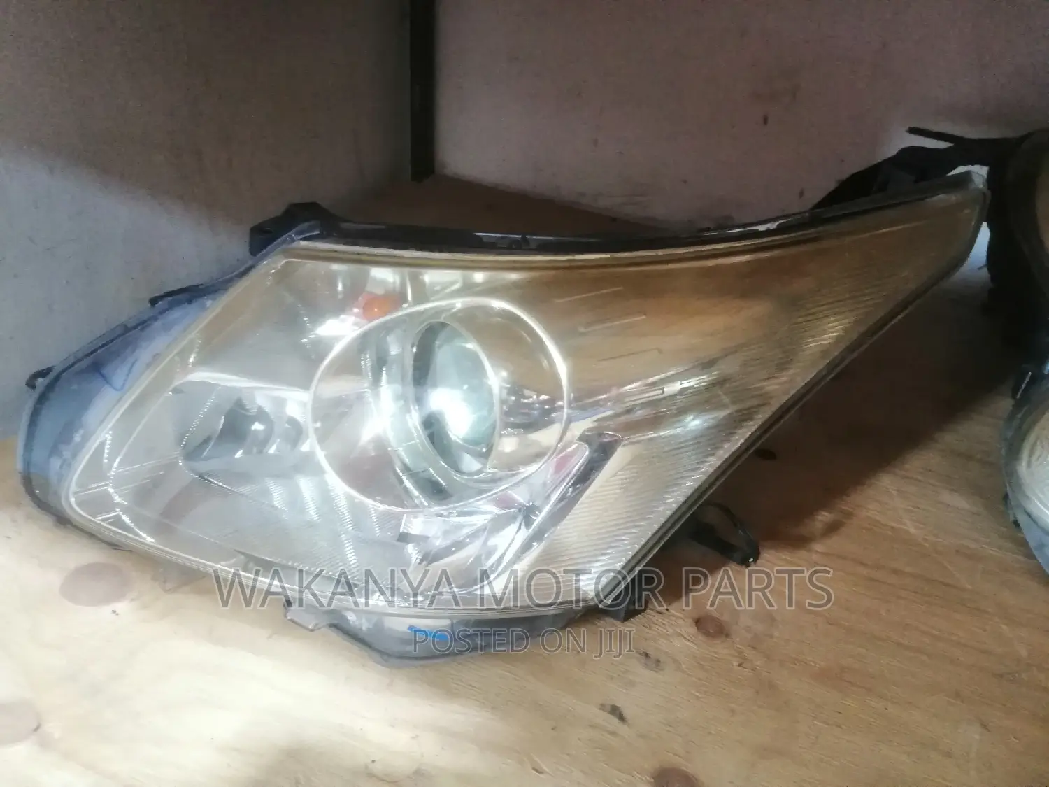 Toyota Avensis New Model 2014 Xenon Headlamp, Clean Ex Japan