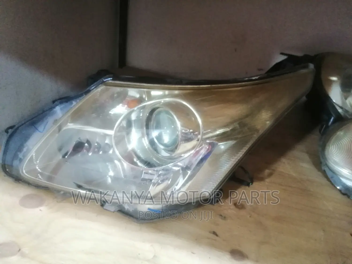 Toyota Avensis New Model 2014 Xenon Headlamp, Clean Ex Japan