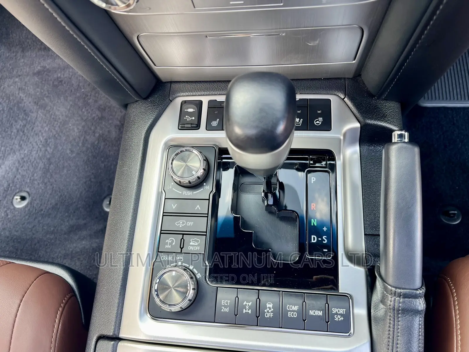 Toyota Land Cruiser 4.6 V8 ZX 2018 White