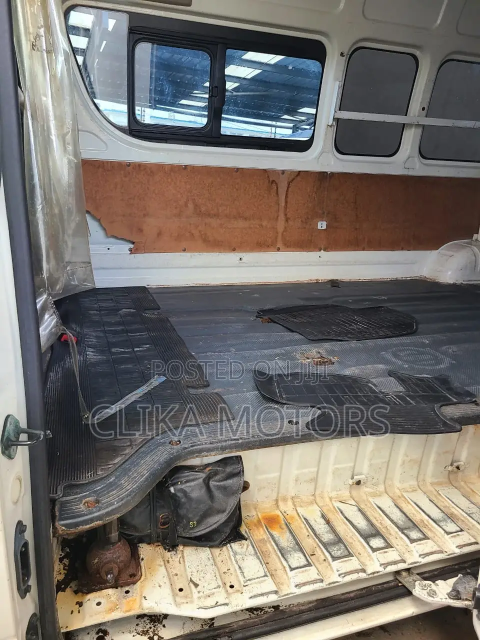 Toyota Grand HiAce 2016 Silver