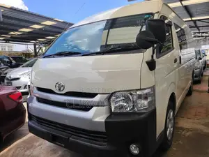 Toyota Grand HiAce 2016 Silver