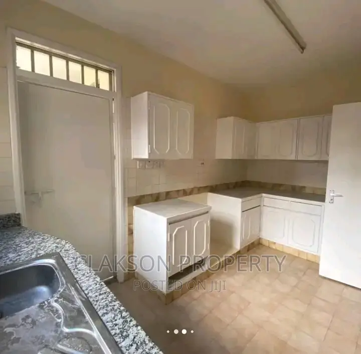 3bdrm Apartment in Kilimani Riara Road for rent