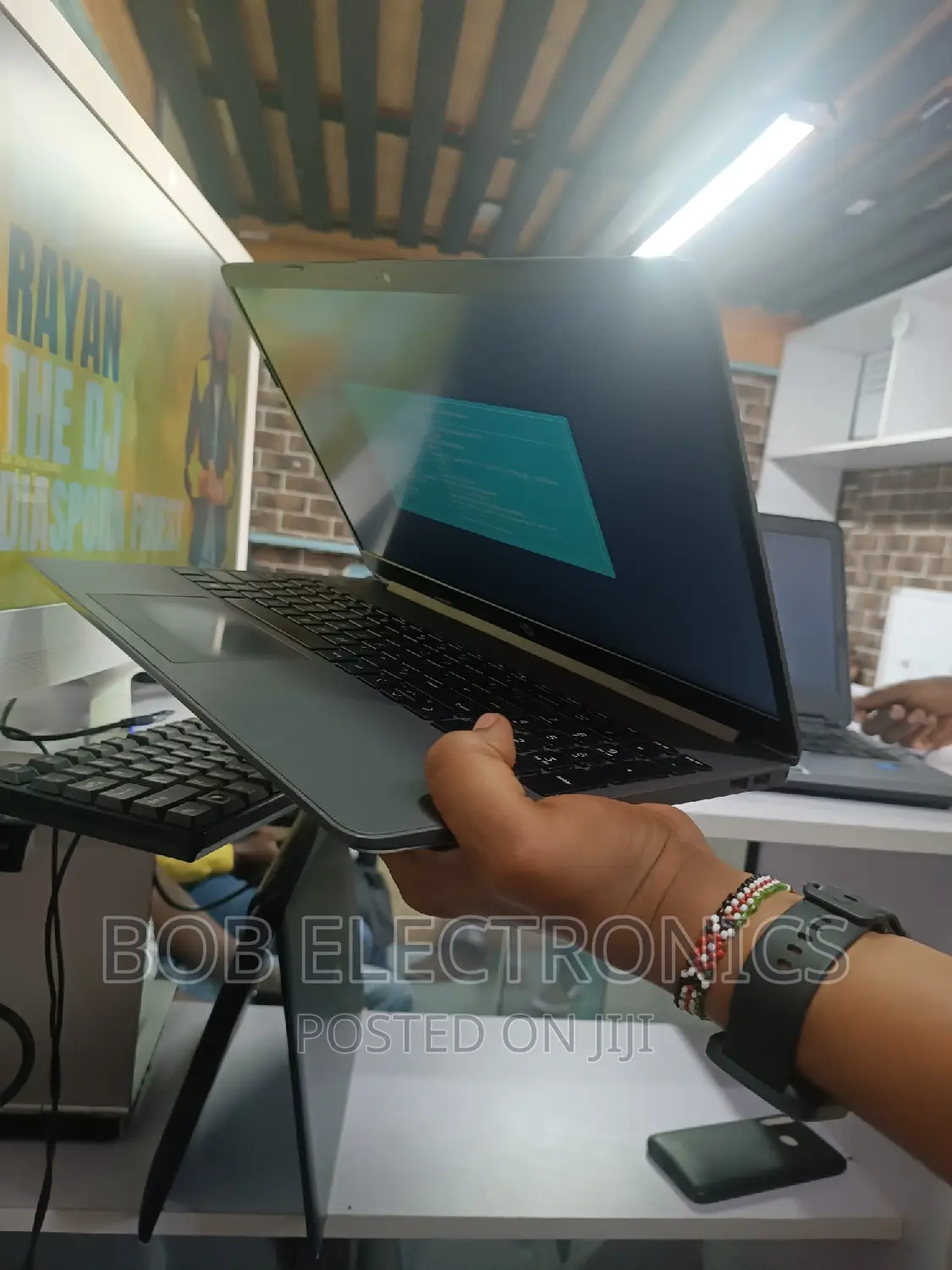 Laptop HP 250 G8 4GB Intel Core I3 HDD+SSD 500GB