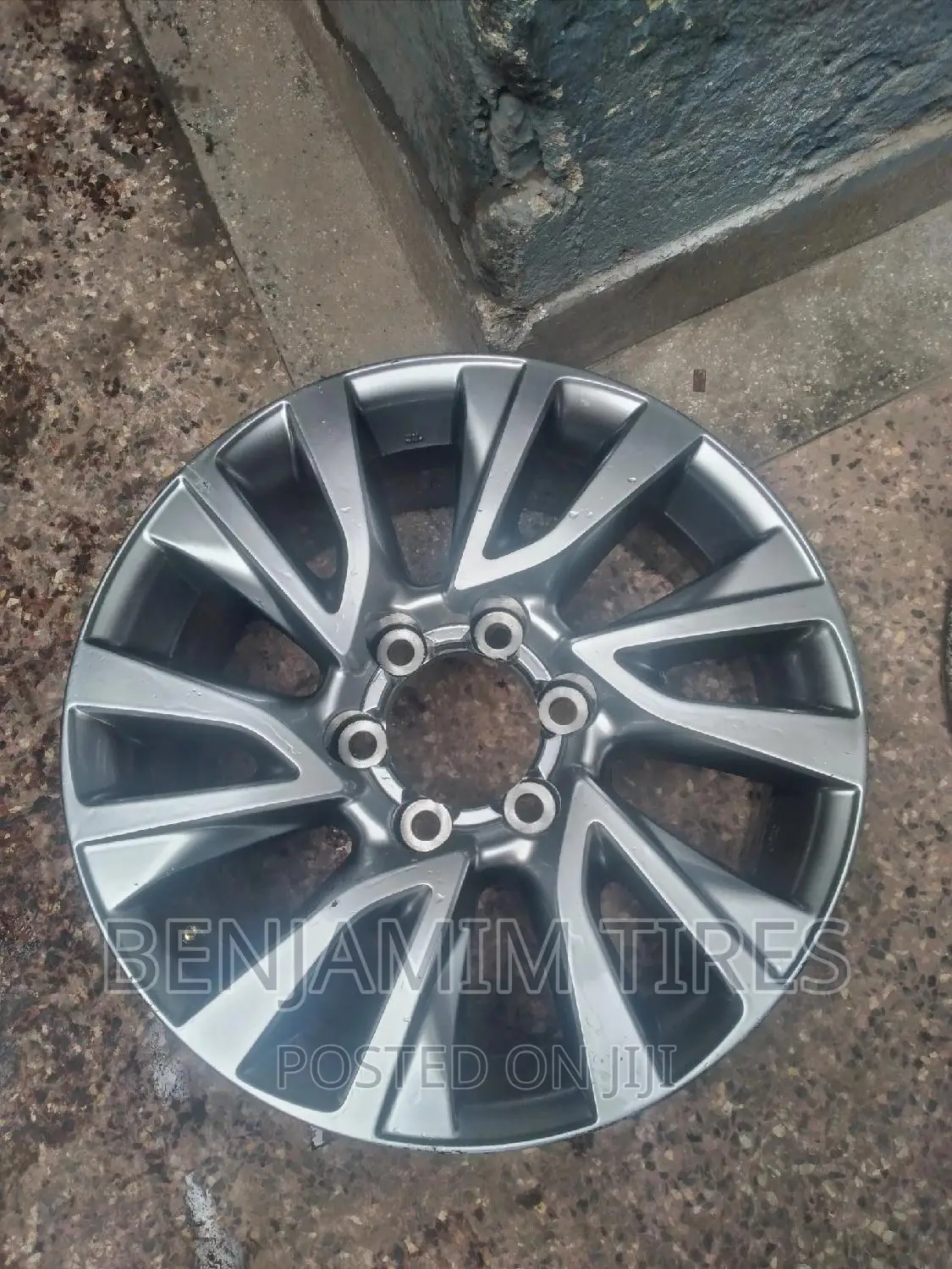Original Rim Size 18 Inch for the Toyota Fortuner New Model.