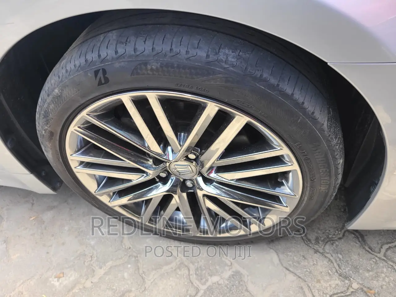 Toyota Crown 2017 Silver