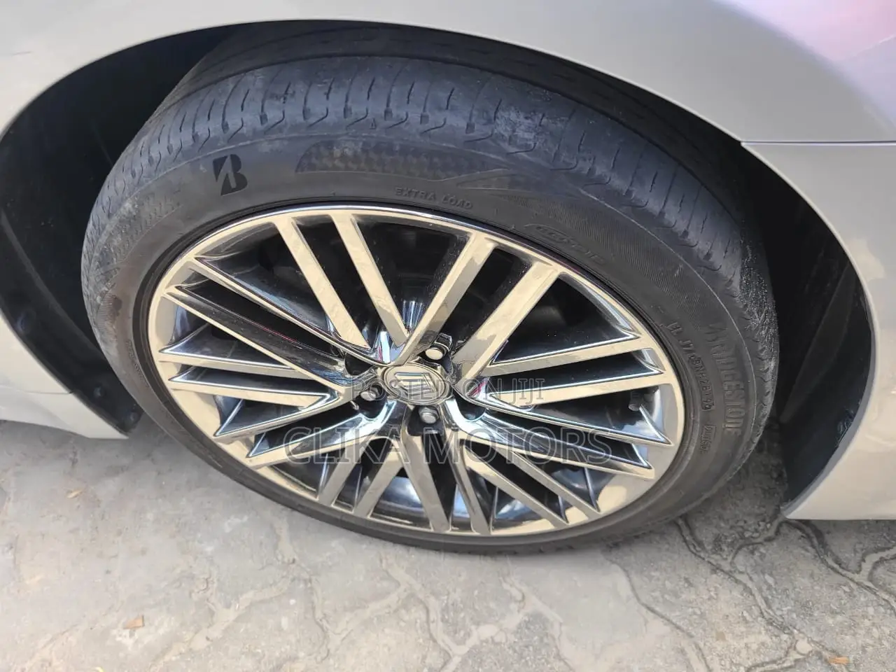 Toyota Crown 2017 Silver