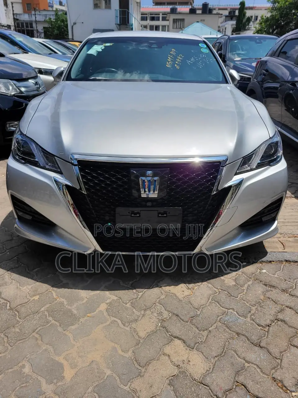 Toyota Crown 2017 Silver