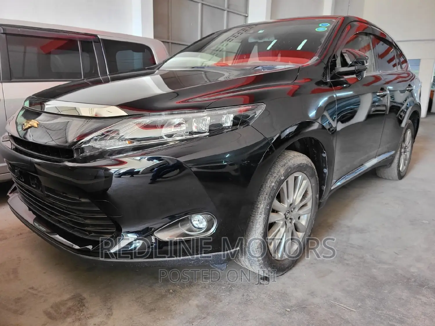 Toyota Harrier 2.0 2017 Black
