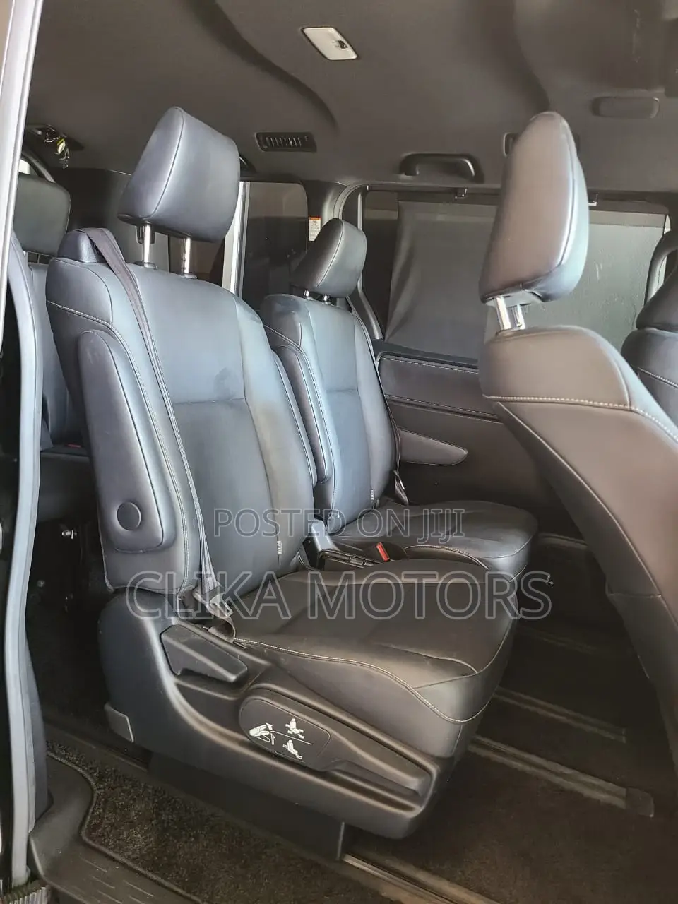 Toyota Esquire 2.0 AWD (7 seater) 2016 Black
