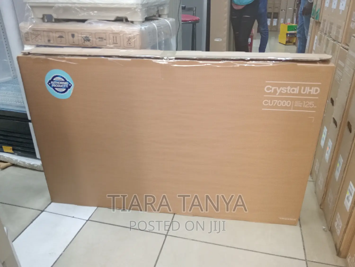 Samsung 50CU7000 50′′ Crystal UHD Smart TV (2023)