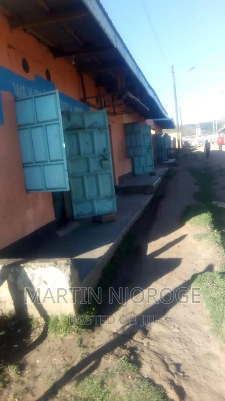 50 by 100 Commercial Plot Kinungi Center