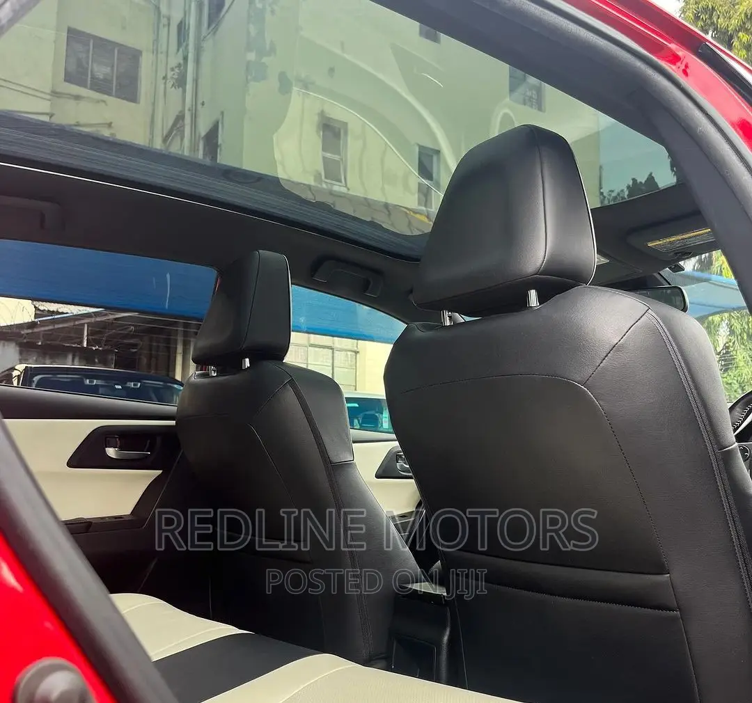 Toyota Auris 2016 Red