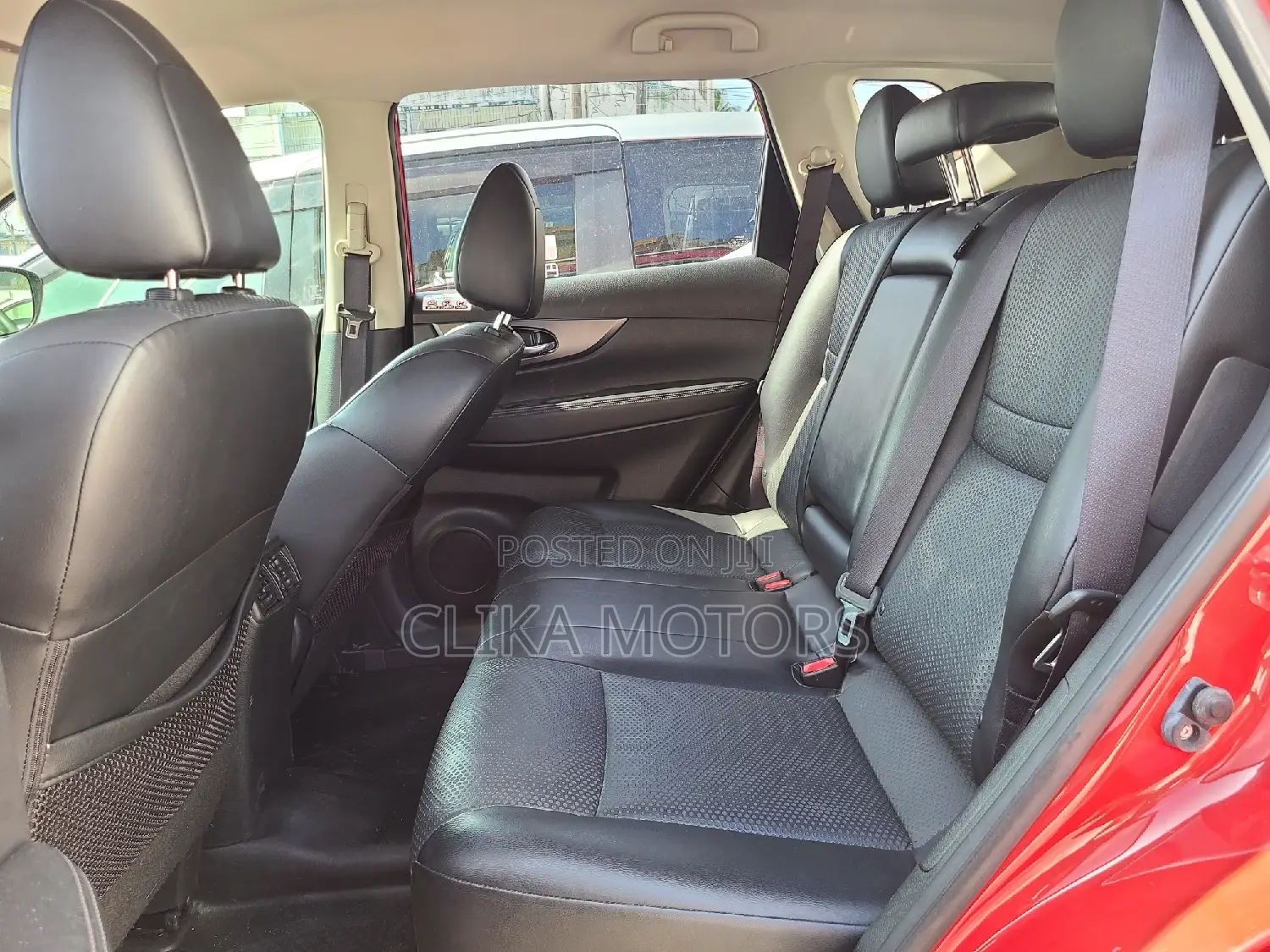 Nissan X-Trail 2.0 Petrol AWD 2016 Red