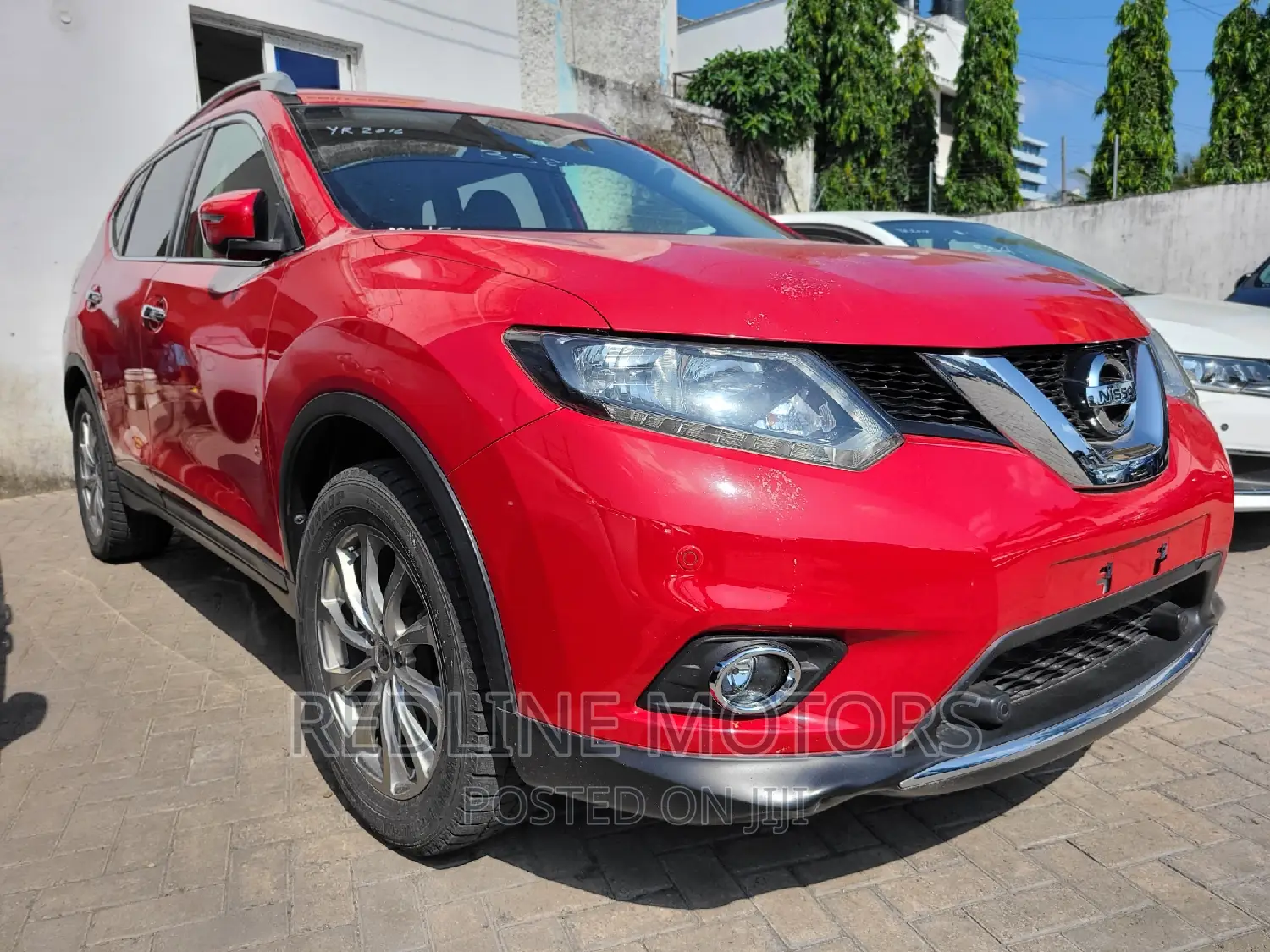 Nissan X-Trail 2.0 Petrol AWD 2016 Red