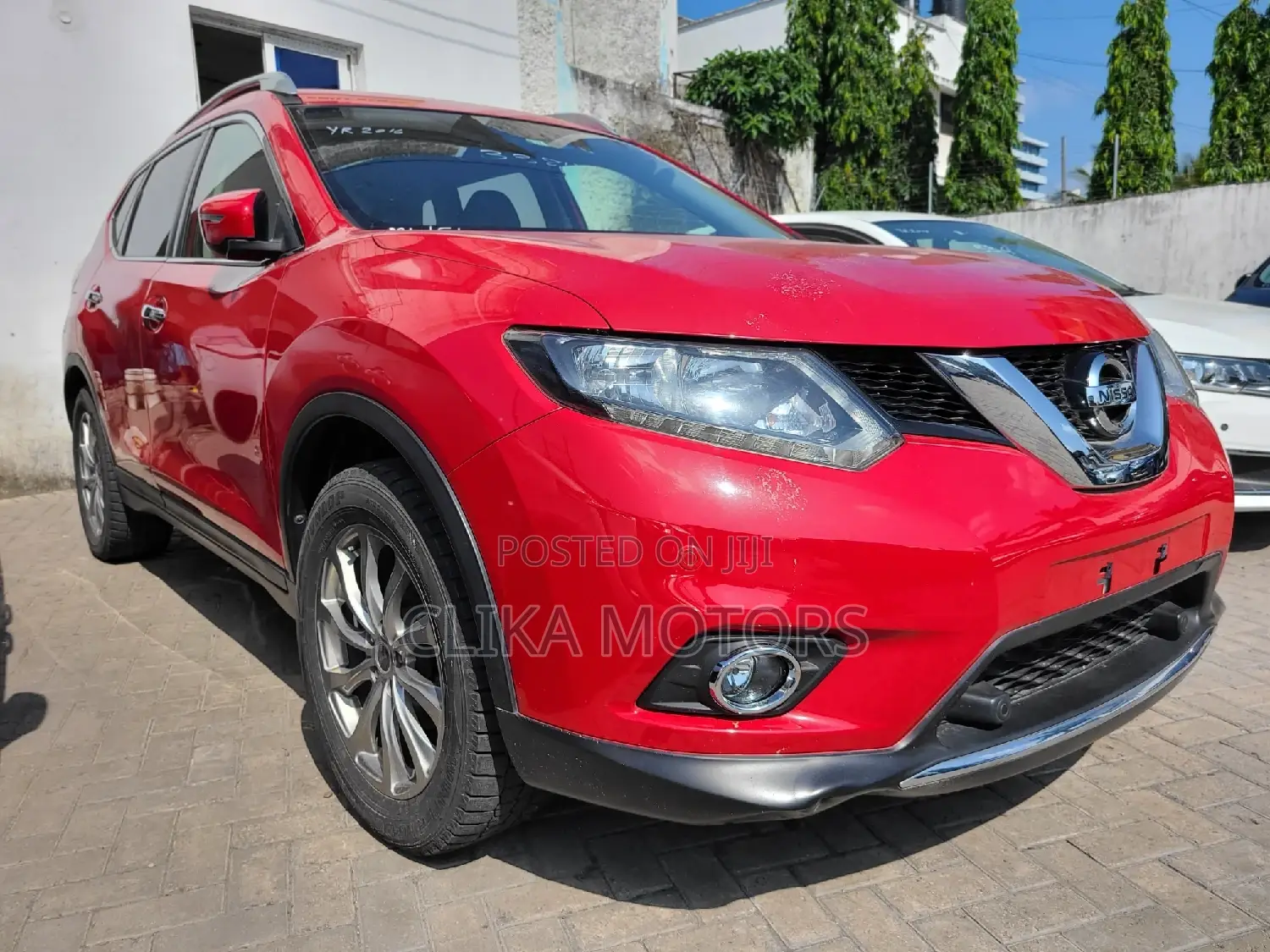 Nissan X-Trail 2.0 Petrol AWD 2016 Red