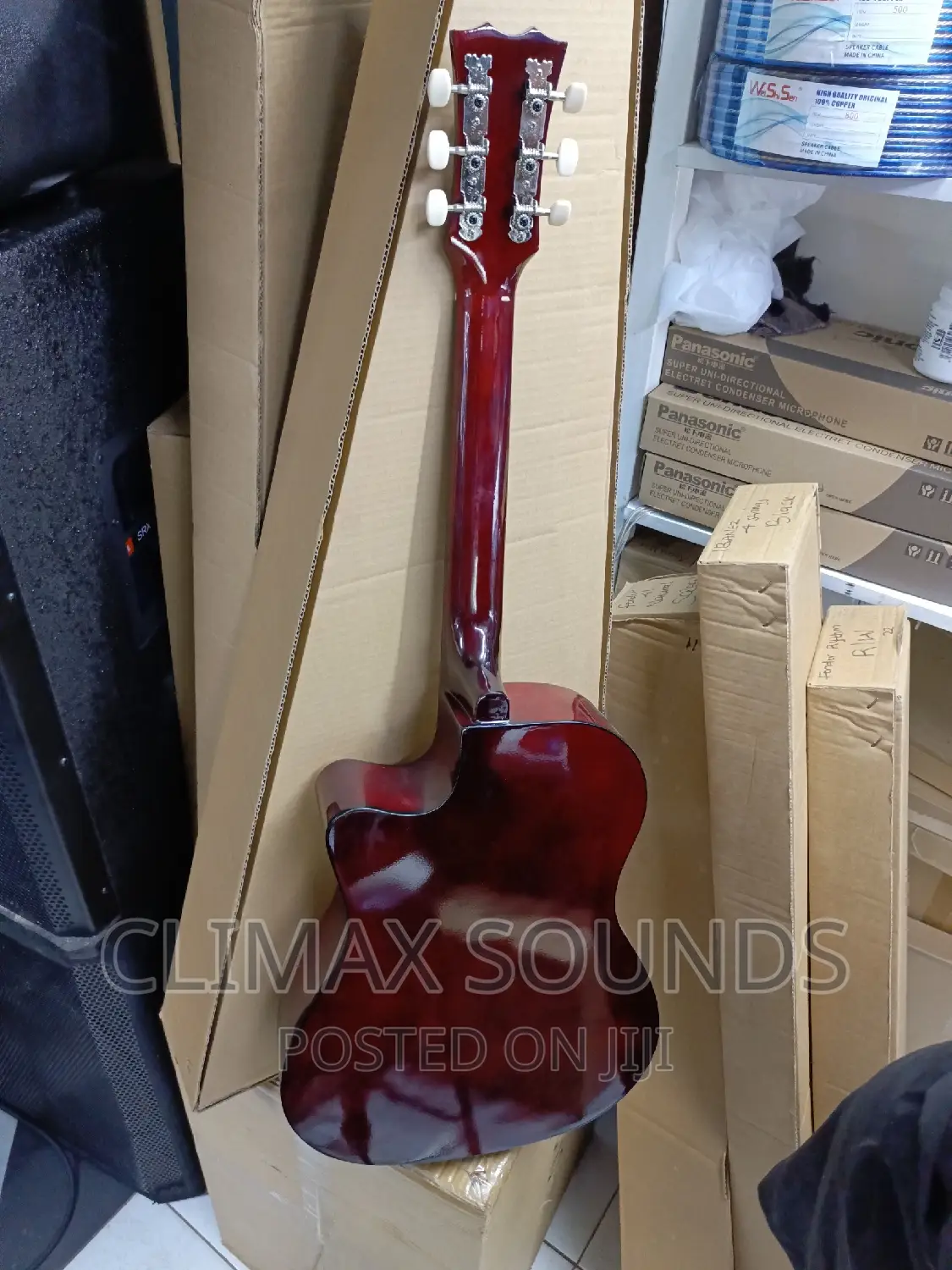 Acoustic Guitar 38 Incc