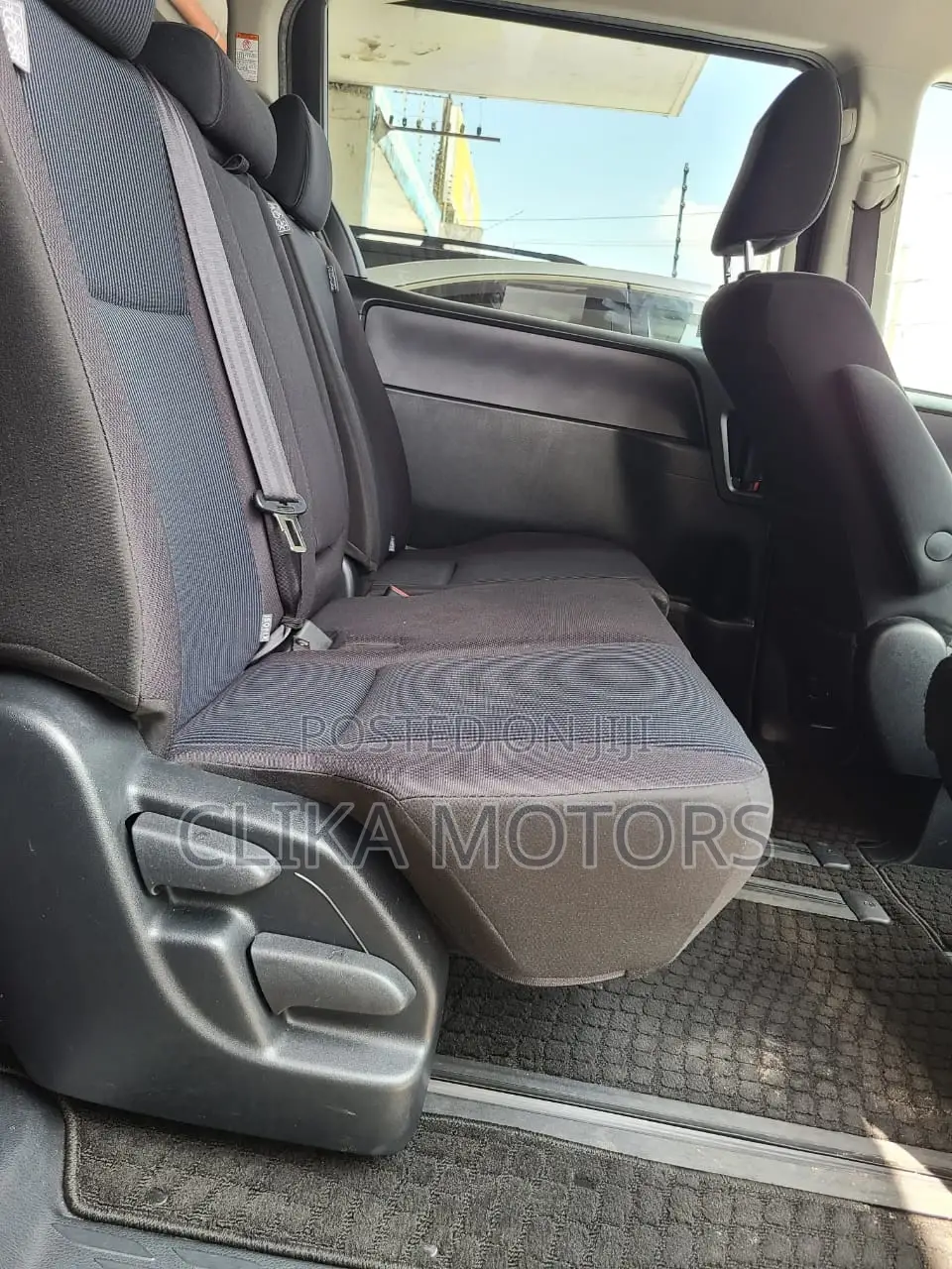 Toyota Noah 2.0 AWD (7 Seater) 2016 Black
