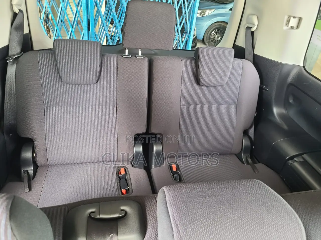 Toyota Noah 2.0 AWD (7 Seater) 2016 Black