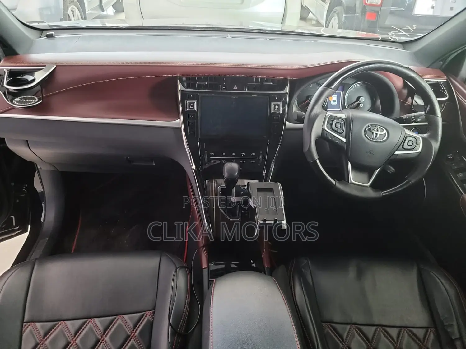 Toyota Harrier 2.0 4WD 2017 Black