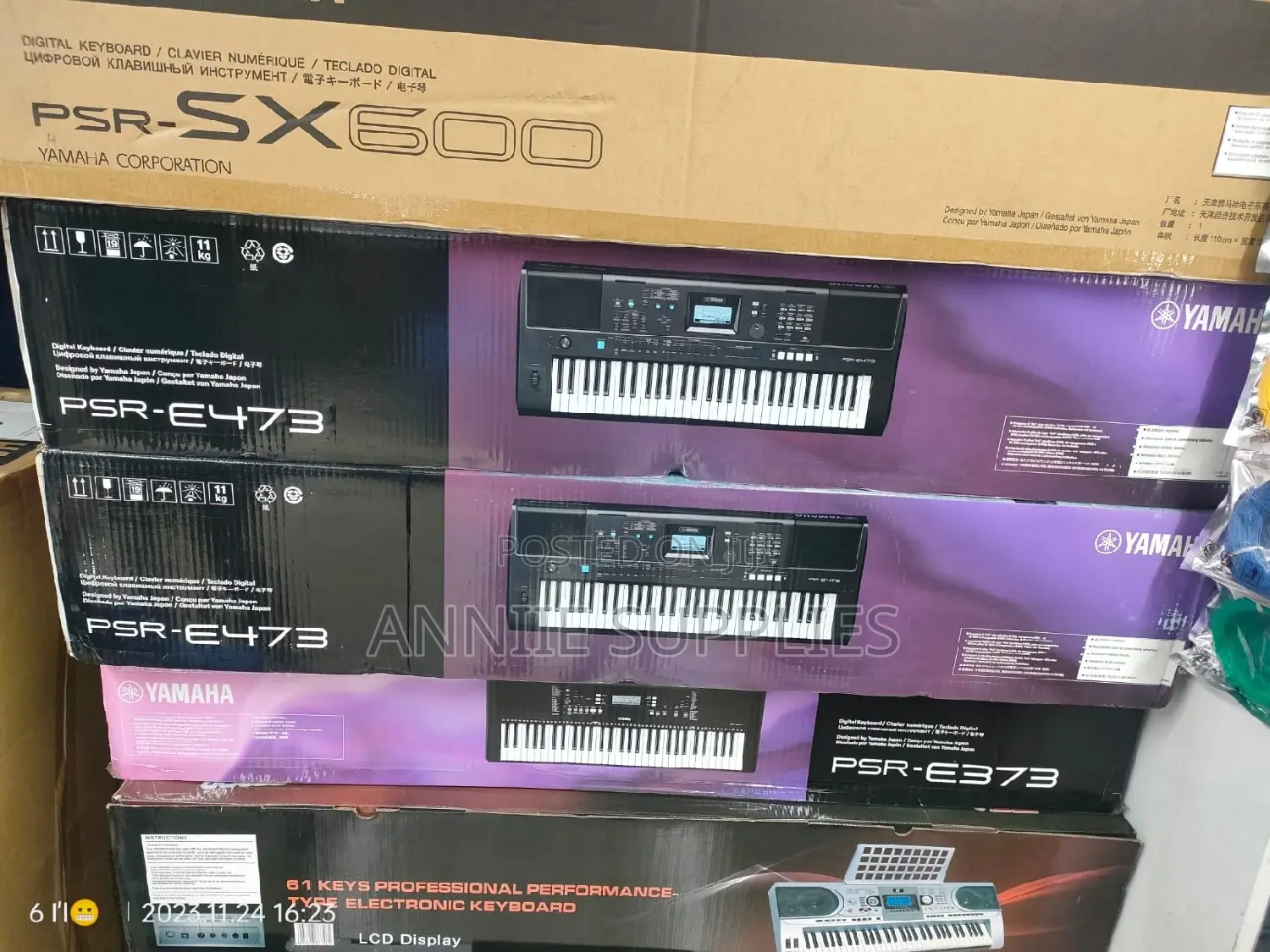Professional Psr E - 483 Yamaha 61 Keys Electronic Keyboard