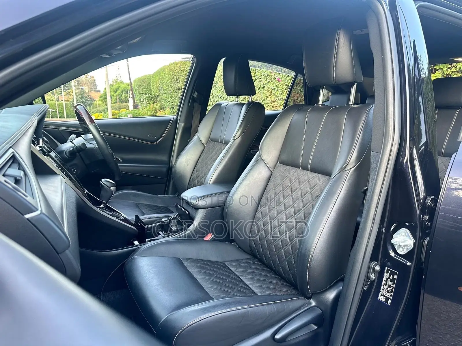 Toyota Harrier 2.0 2016 Black