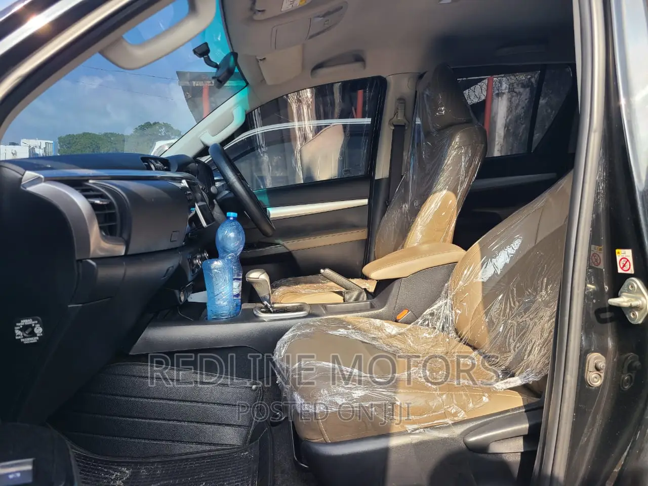 Toyota Hilux 2016 Black