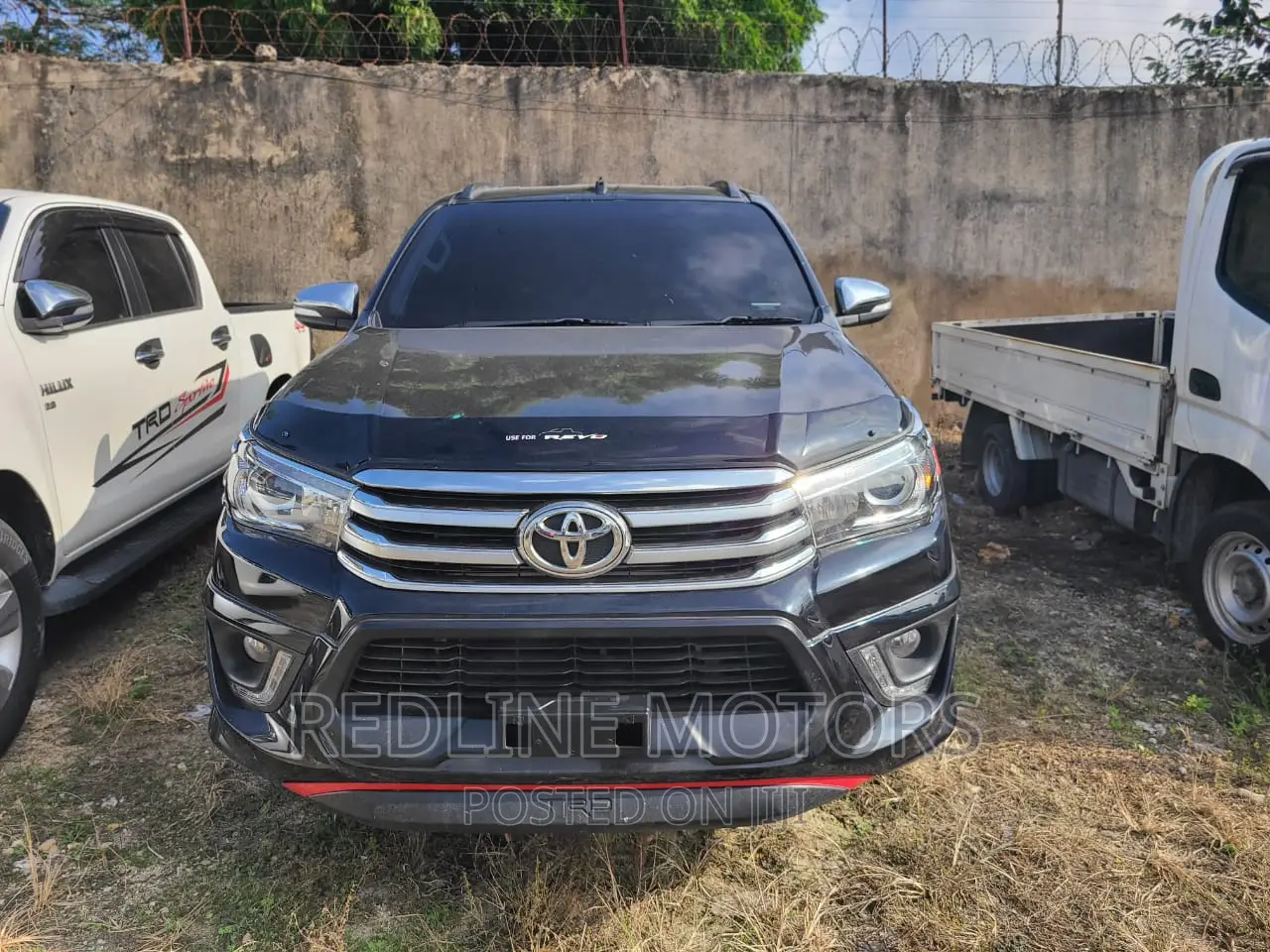 Toyota Hilux 2016 Black