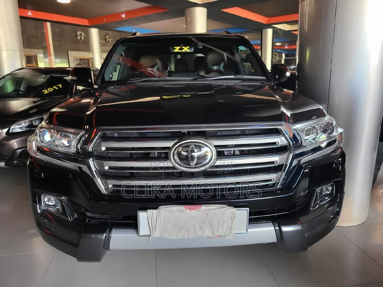 Toyota Land Cruiser 4.6 V8 AX 2016 Black
