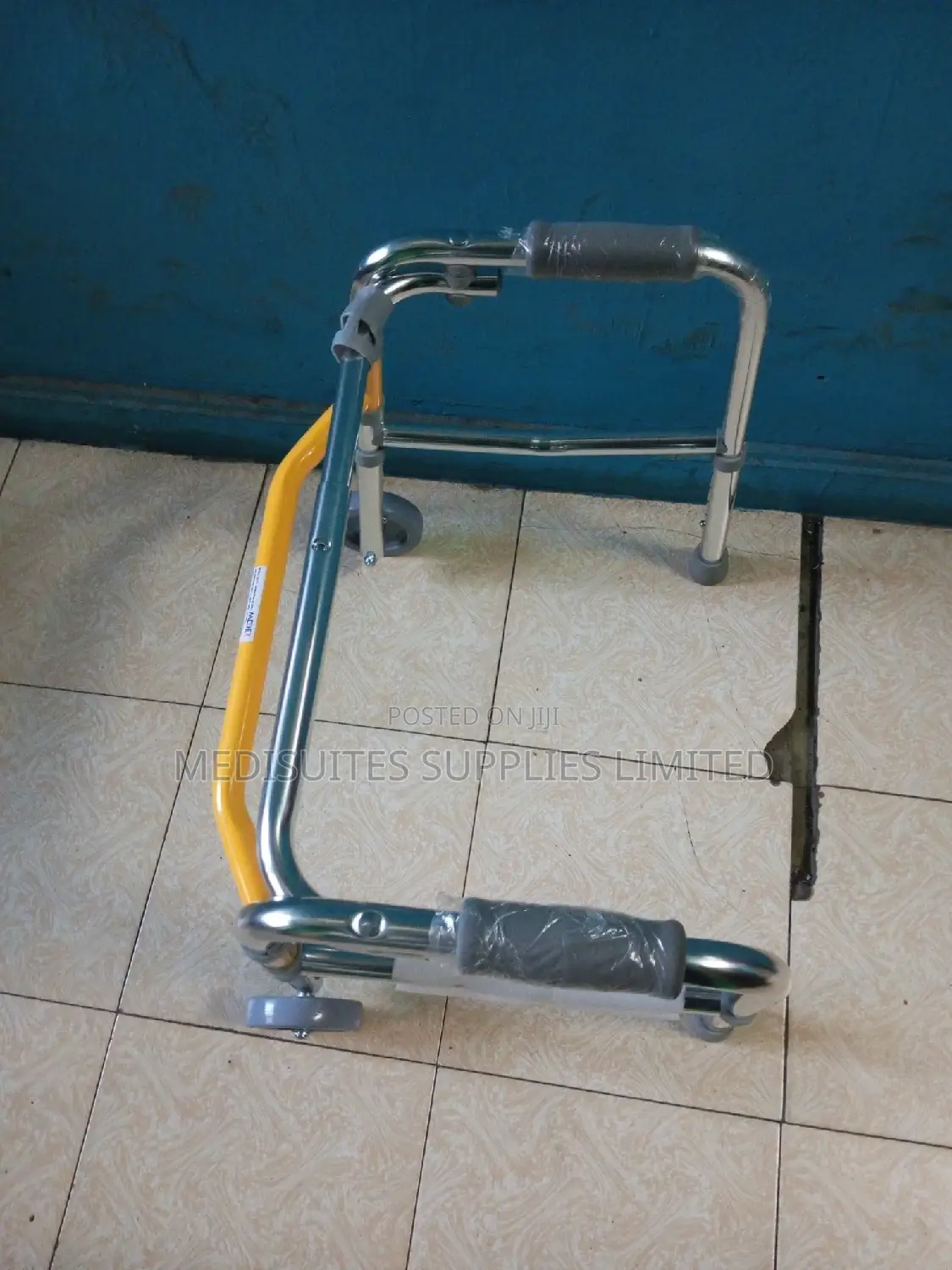 Pediatric Walking Frame With Wheels