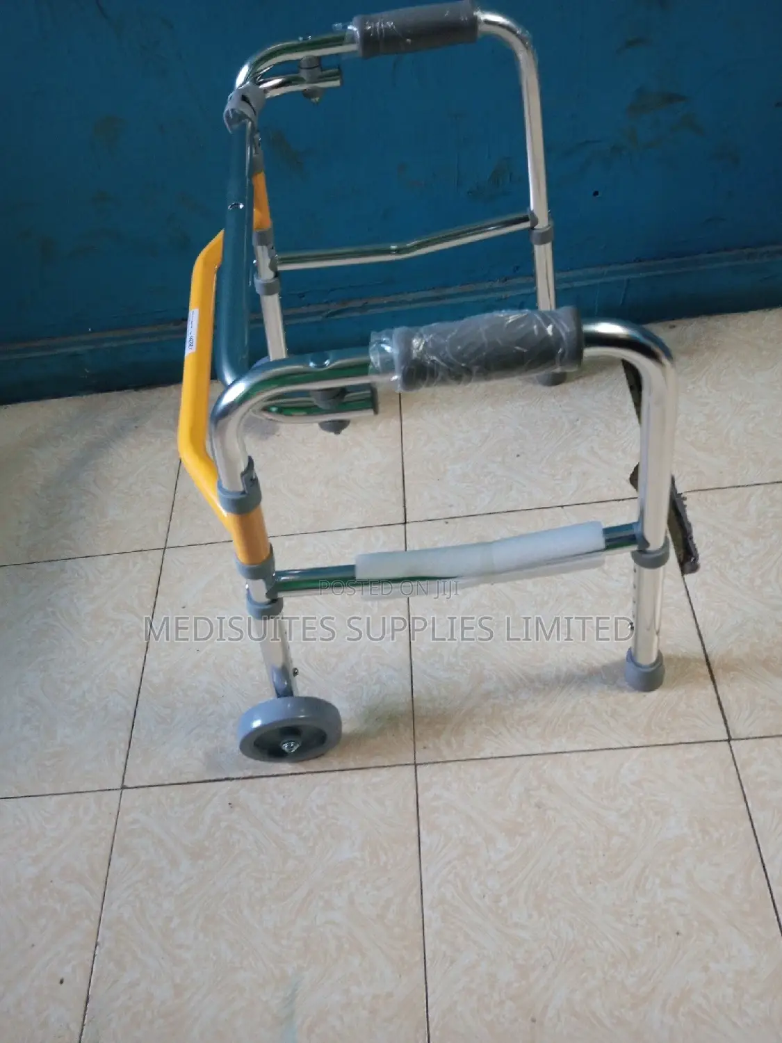 Pediatric Walking Frame With Wheels