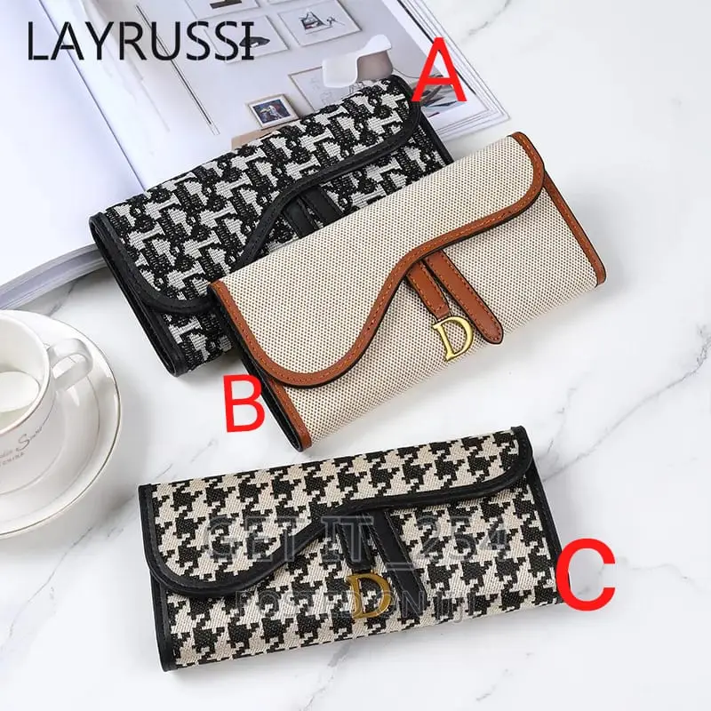 Vintage Fashion Wallet*
Unique High Quality
Portable