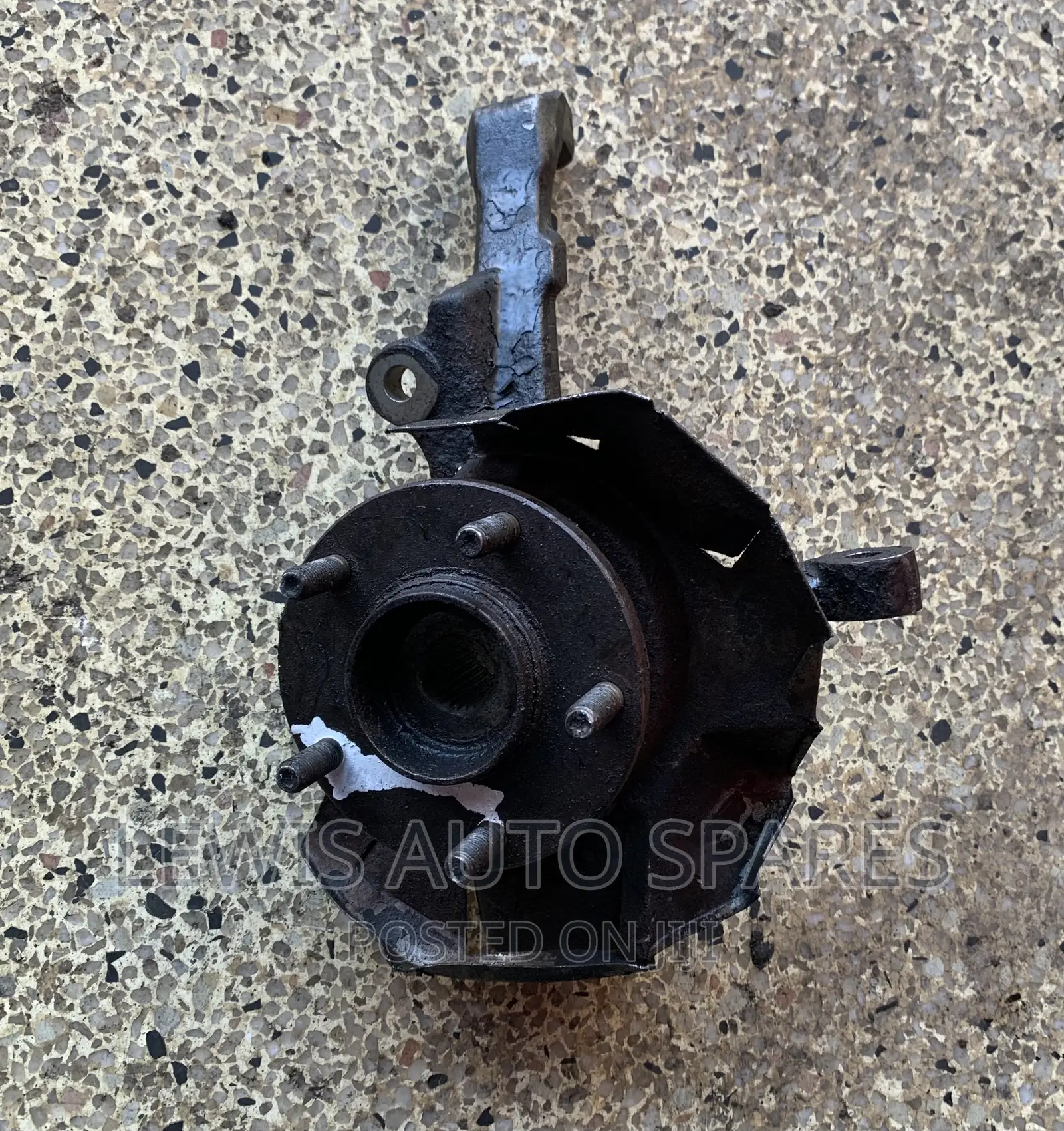 Vannete Mazda Bongo Hub
